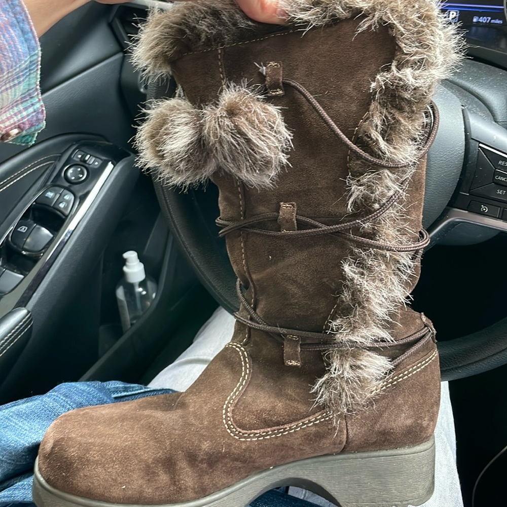 Report Olympic faux fur lined boots like new size 10 as you can see very clean